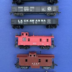 Box #2 Lot Of 6 Ho Scale Train Cars Caboose’s & Gondola’s