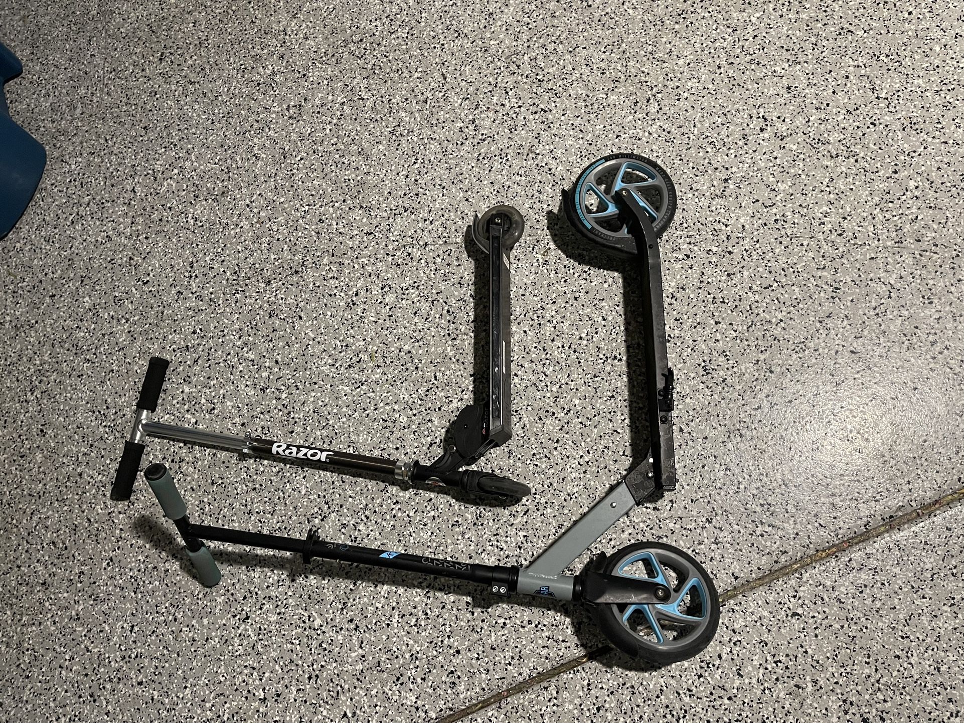 2 Scooter Razor And Kruzer Scooter