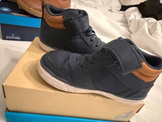Navy toddlers boys high top sneakers with brown details for casual or dressy wear