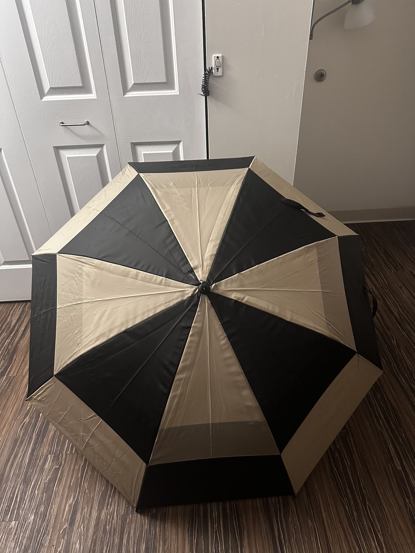 62 Inch Golf Umbrella - Vented Golf Stick Umbrella with Wind & Sun Protection, large canopy
