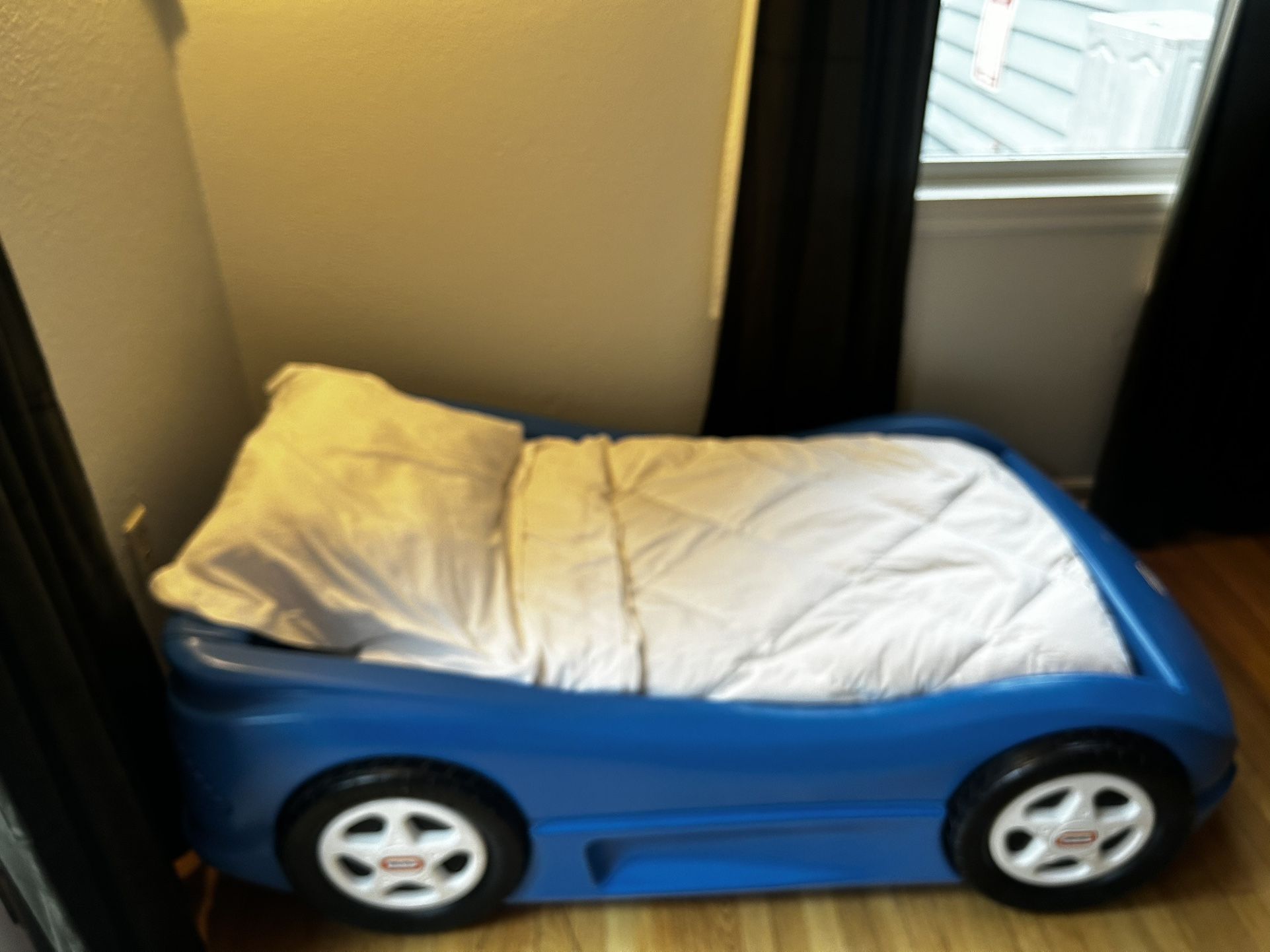 TODDLER RACE CAR BED BY Little Tikes & Mattress