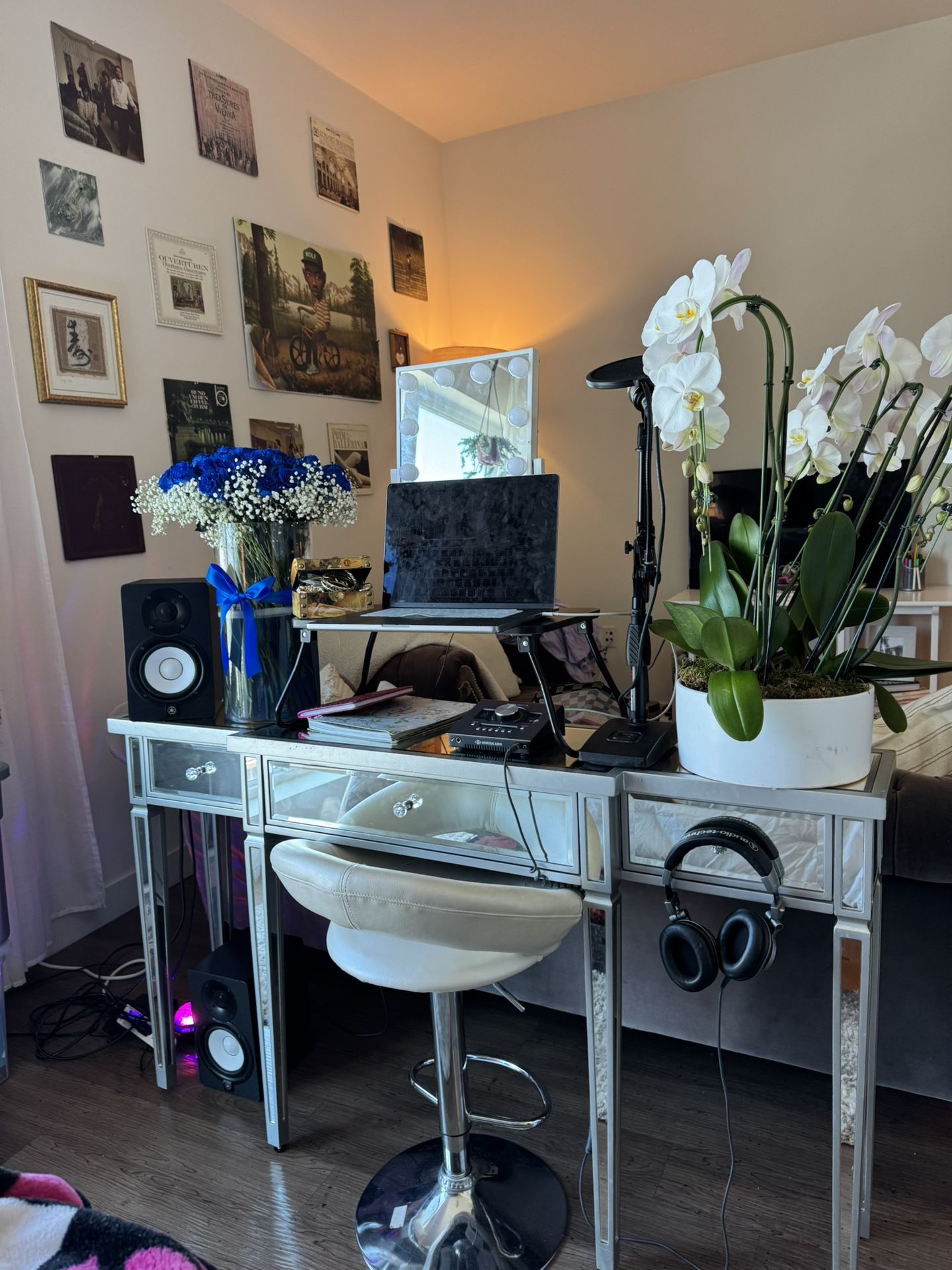 Glass Mirrored Desk/ Vanity Table