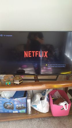 Sony tv 48 inches . model : KDL-48W650D New one costs 700 .