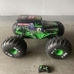 Monster Jam, Official Mega Grave Digger All-Terrain Remote Control Monster  Truck