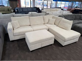 Cream comfy sectional w/ storage ottoman