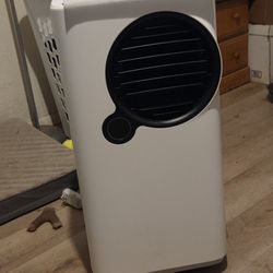 GlowWise - 16000 BTU Portable
Air Conditioner. Smart Room AC
with Cooling/Dehumidifier/Fan.
Auto Oscillation & 24-Hour Timed
Remote - White Blue