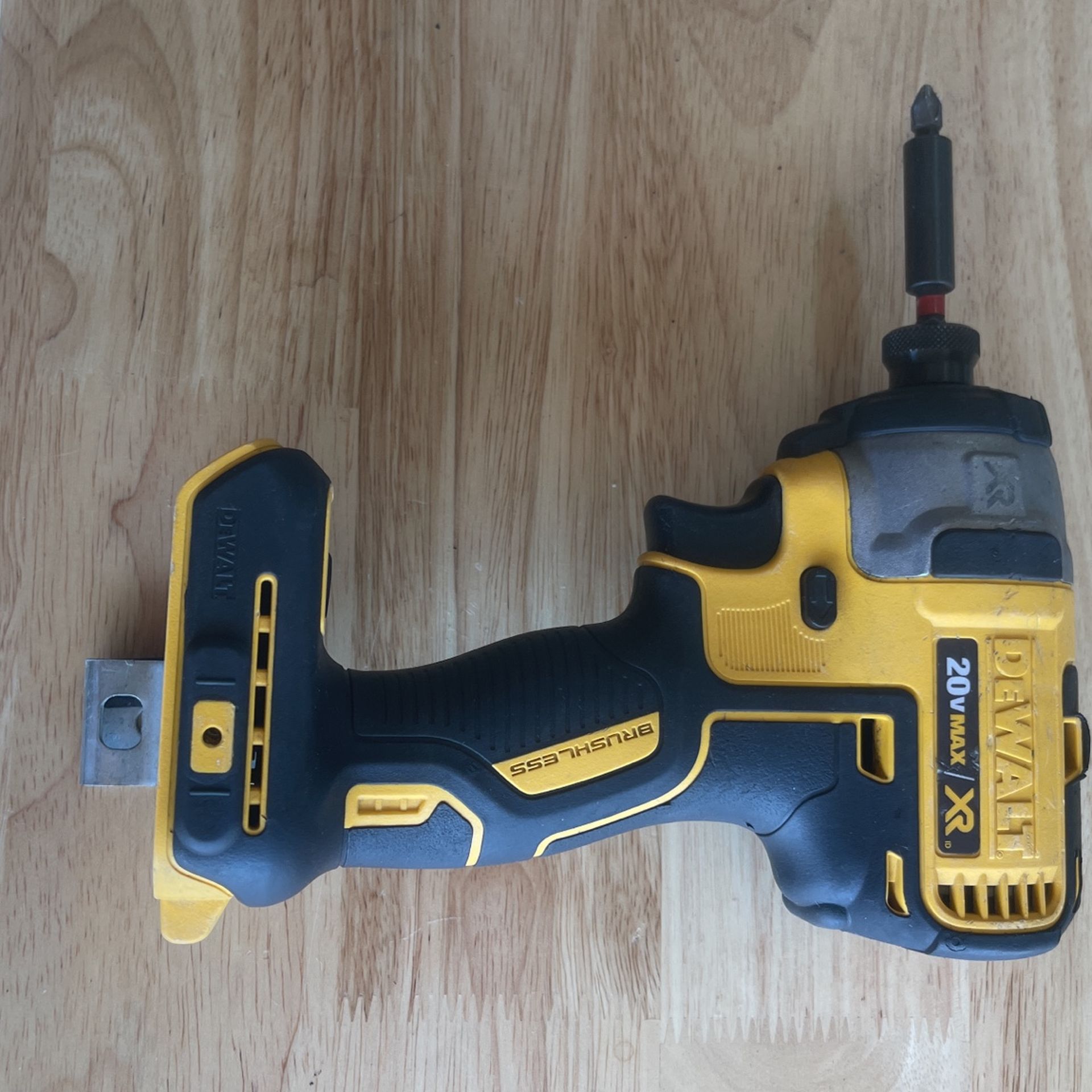 DeWalt quarter inch cordless impact driver