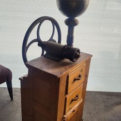 Antique Grinding Mill Coffee Shop Danish 