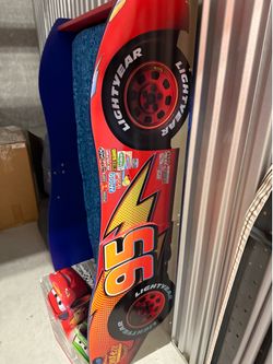 Disney Pixar Cars Wood Toddler Bed w Premium Mattress