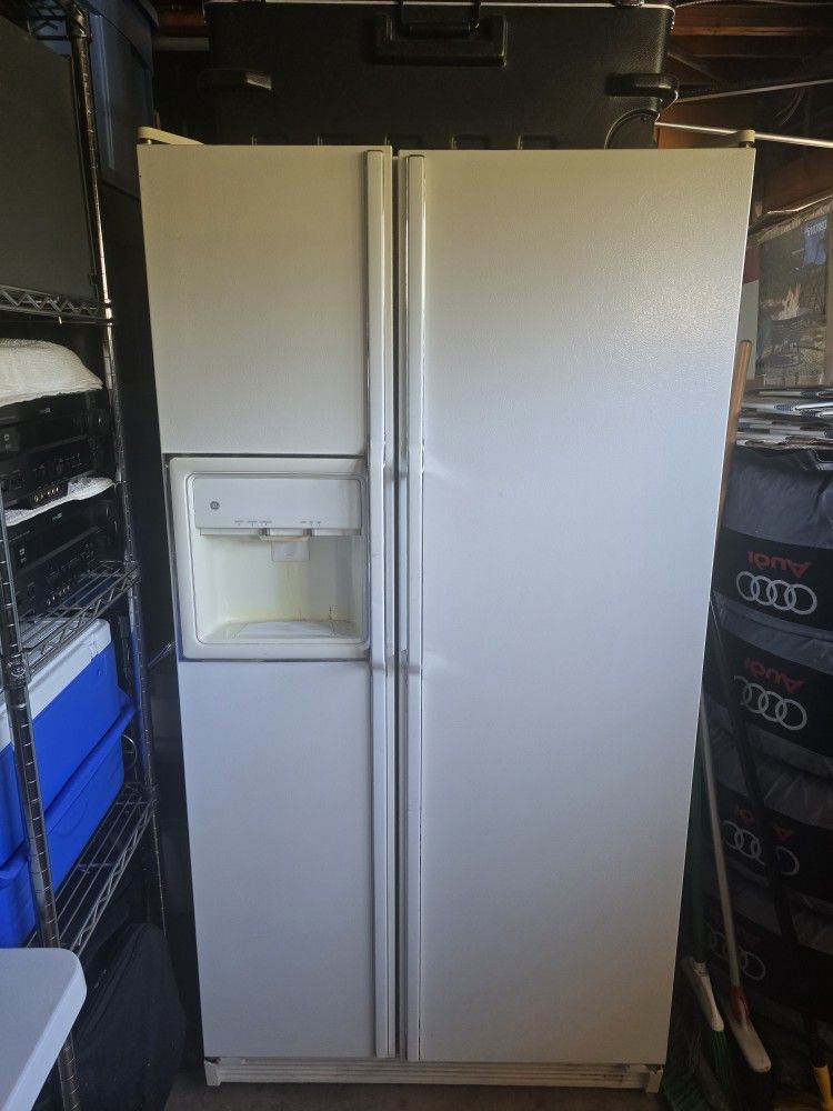 GE Refrigerator