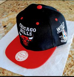 Mitchell & Ness Chicago Bulls 6 time NBA champion t-shirt for Sale in  Chicago, IL - OfferUp