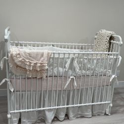 Rh Iron Crib