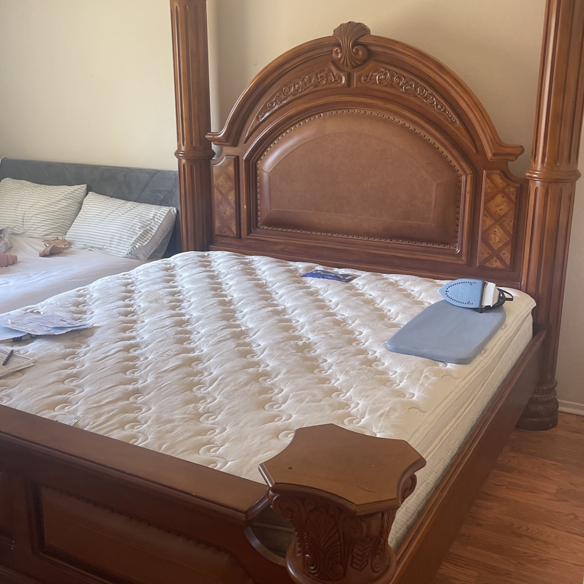 Super Deluxe King Size Bed With Wood Pillars And Wrought Iron Canopy