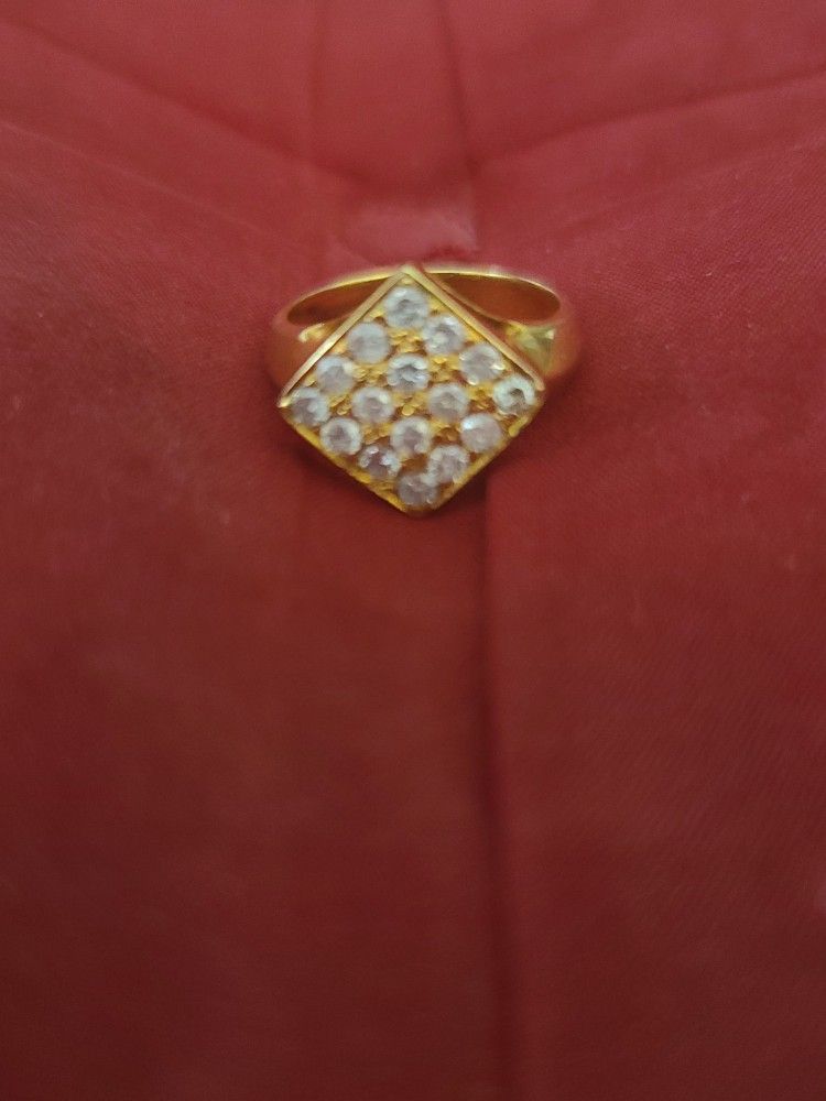 18k Gold Natural Diamonds Ring