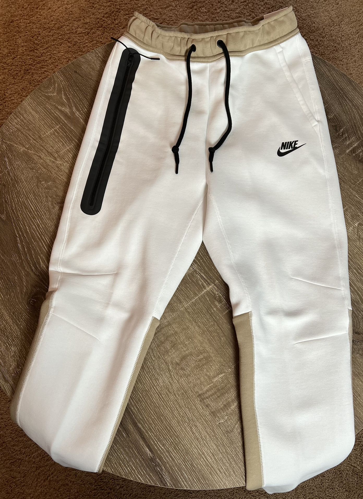 Nike Sportswear Tech Fleece Joggers White Khaki | Men’s Size XS | FB8002-121 (NWT)
