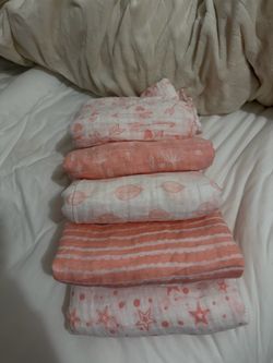 Brand new muslin blankets