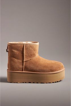 UGG Classic Mini Platform Boots 🧸