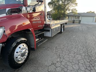 2011 Hino 256