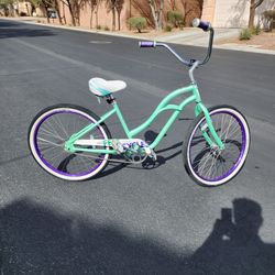 Cruiser bicycle-26" Inches. 
6105 s. Fort Apache Rd, 89148.
Pick up 1 minute distance from this location.