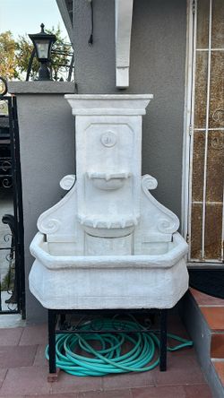 Water fountain with pump