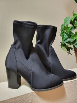 Women ankle heels/ boots