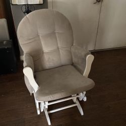  Nursery Rocking Chair 