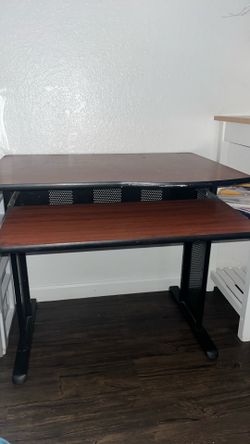 Computer desk