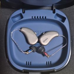 Widex Moment 440 Rechargeable Hearing Aids Pair w/ Charger, Bluetooth, Case, Tested & Updated