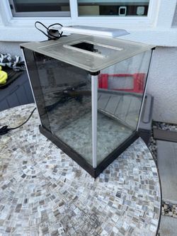 Fluval 2.5 fish tank