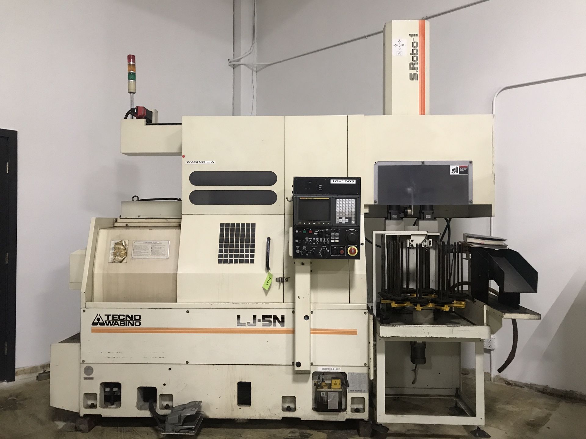 Tecno wasino LJ-5N with Robot 1 , Loader .Fanuc 21TB CNC Lathe turning Center
