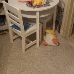 Child Table 2 Chairs