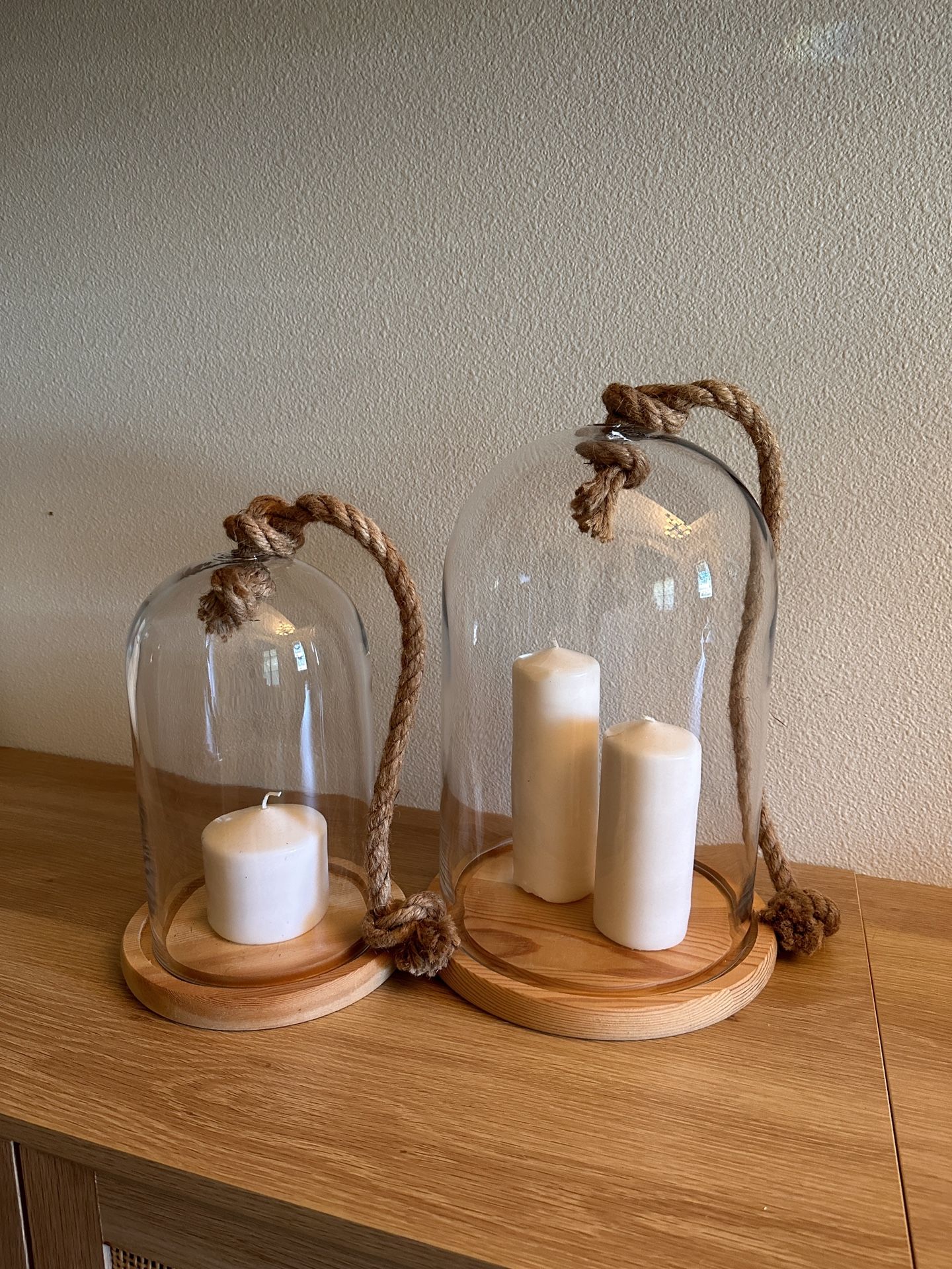 Home Decor (wood, glass, twine rope display)