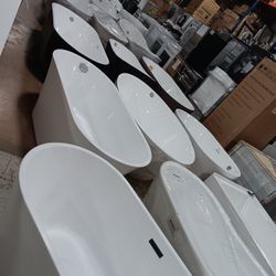 Freestanding Bathtubs In Diffrent Style & Sizes Available!