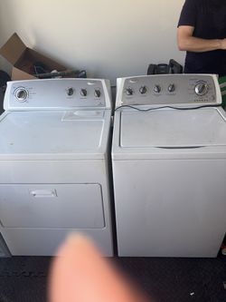 WHIRLPOOL WASHER DRYER SET