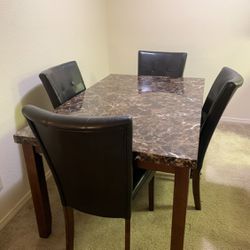 Beautiful Dining Table W/ 4 Chairs 