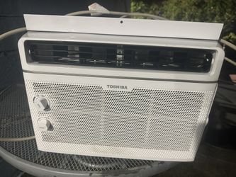 ALMOST NEW TOSHIBA WINDOW A/C 5000 BTU