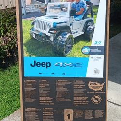 BRAND NEW!!! FISHER-PRICE POWER WHEELS JEEP. 4Xe.