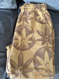 Cookies tan sweat pants size Large $35