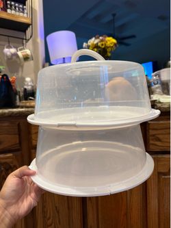 Round cake holder