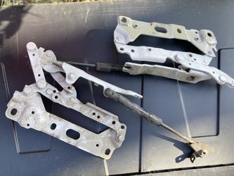 Hood hinge Bmw