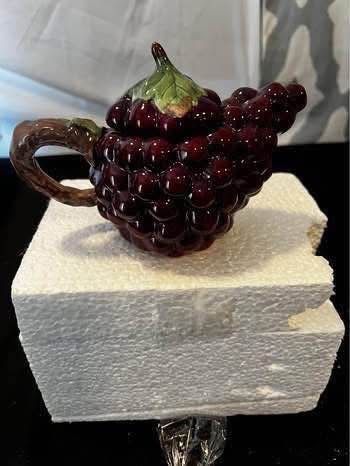 orchard Bloom teapot grapes -new