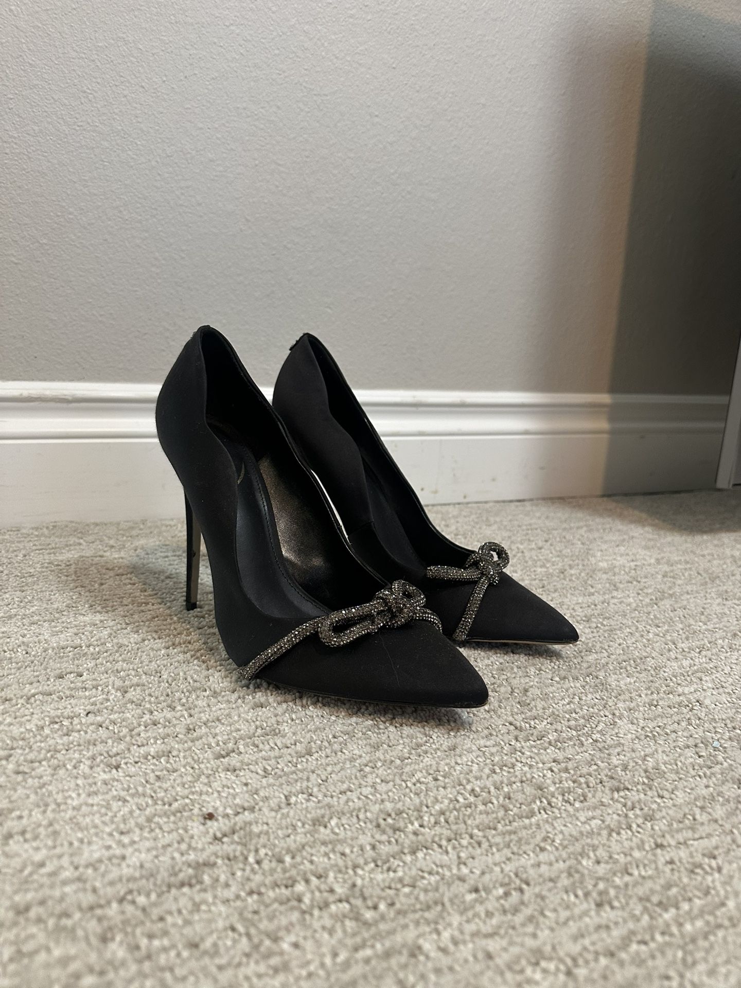 Women black heels