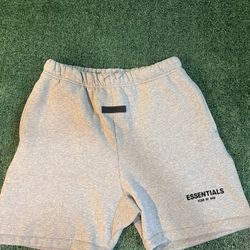 Size L Essentials Shorts Size L