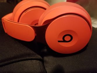 BEATS SOLO PRO'S NC WIRELESS HEADPHONES