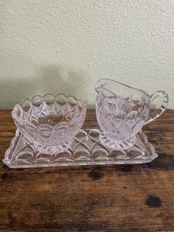 UNIQUE MIDCENTURY GLASS CREAMER & SUGAR SET WITH TRAY
