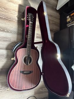 Orangewood Ava Acoustic Guitar + Hard Case — Pristine Condition