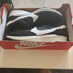 Nike Waffle Debut