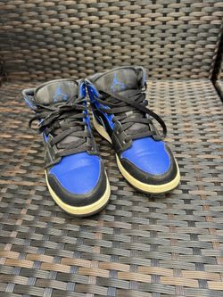 Air Jordan 1 Mid ‘Royal Blue’ – Size 5Y (Youth)