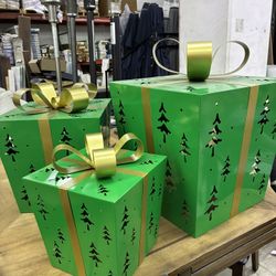 Set of 3 Green and Gold Metal Christmas Gift Box Decorations