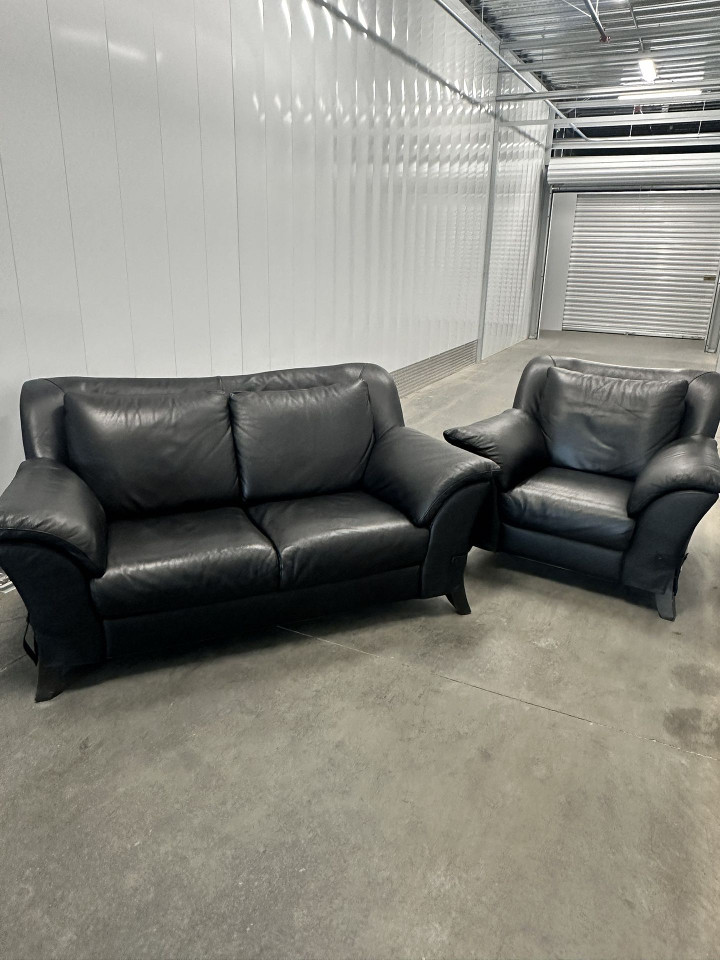 Leather sofa set - DELIVERY AVAILABLE